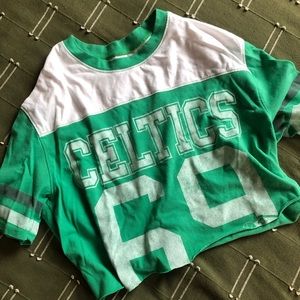 BOSTON CELTICS CROP TOP T-SHIRT